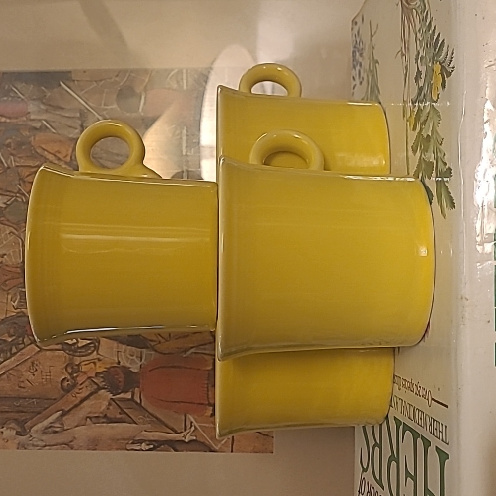 FIESTAWARE DAFFODIL YELLOW MUGS SET OF 4